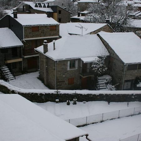 Gasthaus La Albarina Galende Exterior foto